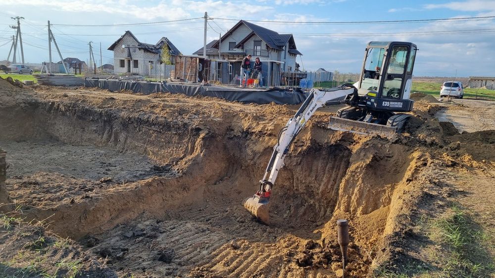 Închiriez închiriere utilaje miniexcavator escavator buldoexcavator