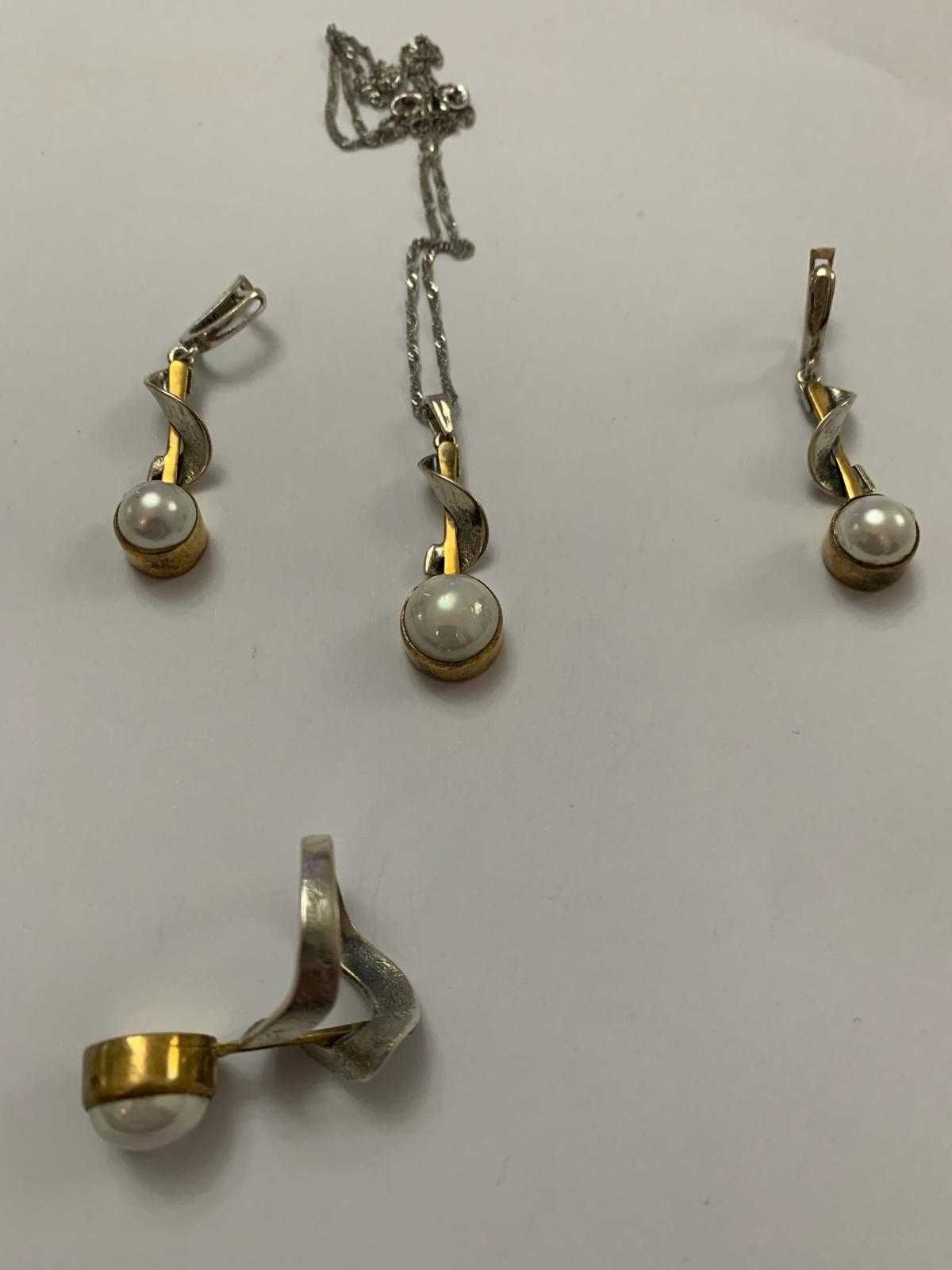 Set bijuterii 4 piese din argint, aur si perle