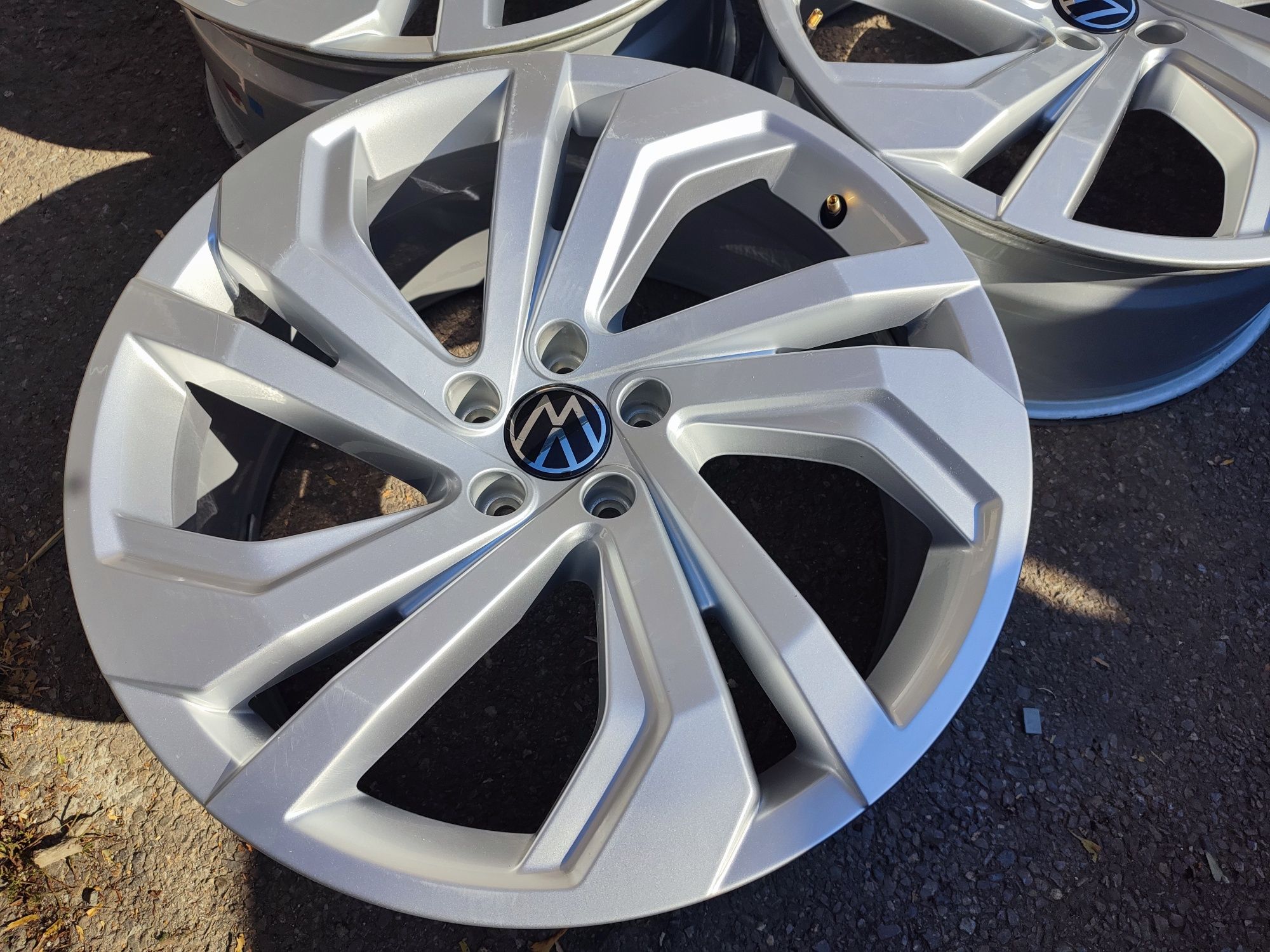 20" оригинални алуминиеви джанти за VW Touareg/Tiguan.