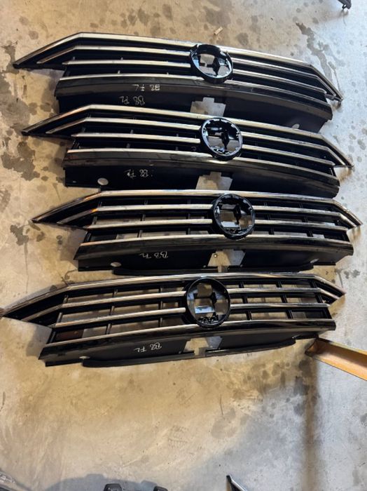 Grila centrala grile Volkswagen Passat B8 FACELIFT 2020/2021/2022/2023