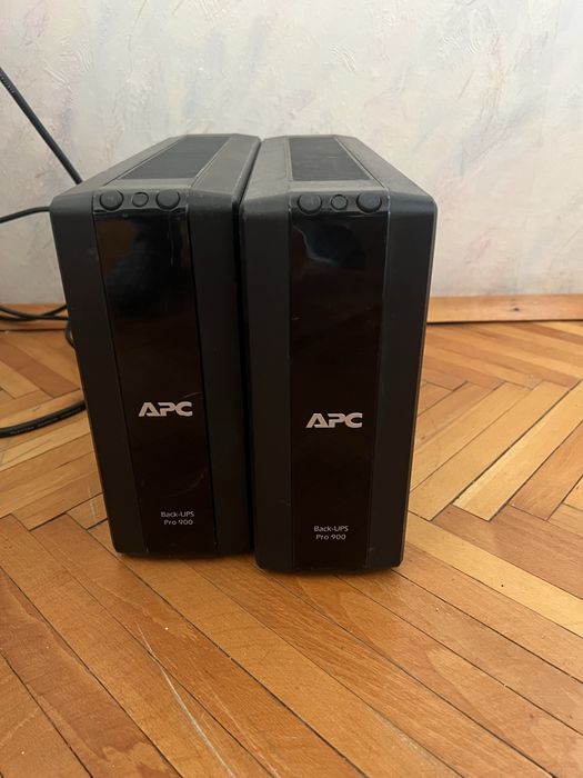 2 броя UPS APC Back-UPS Pro 900 – работещи, батериите за смяна