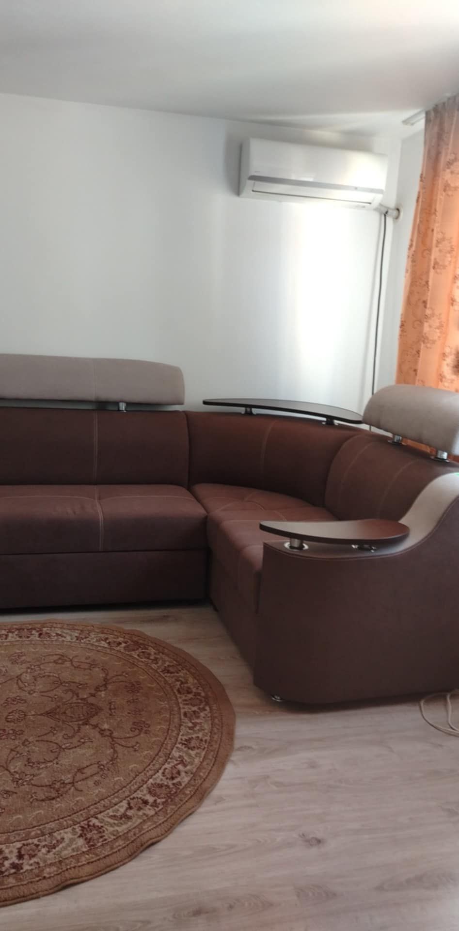 Ofer spre inchiriere apartament cu 2 camere!