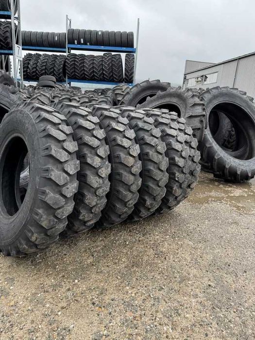 Cauciucuri noi 9.00-20 cu 16 pliuri marca PANTHER de excavator