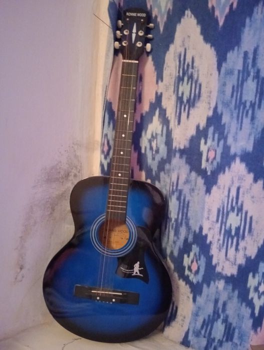 Гитара акустическая