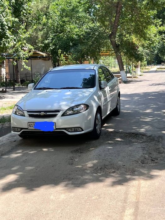 Gentra 2015 mexanika rangi oq srochni sotiladi
