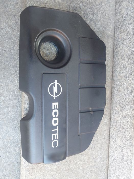 Кора върху мотор Опел Астра / Opel Astra H 1.7 101