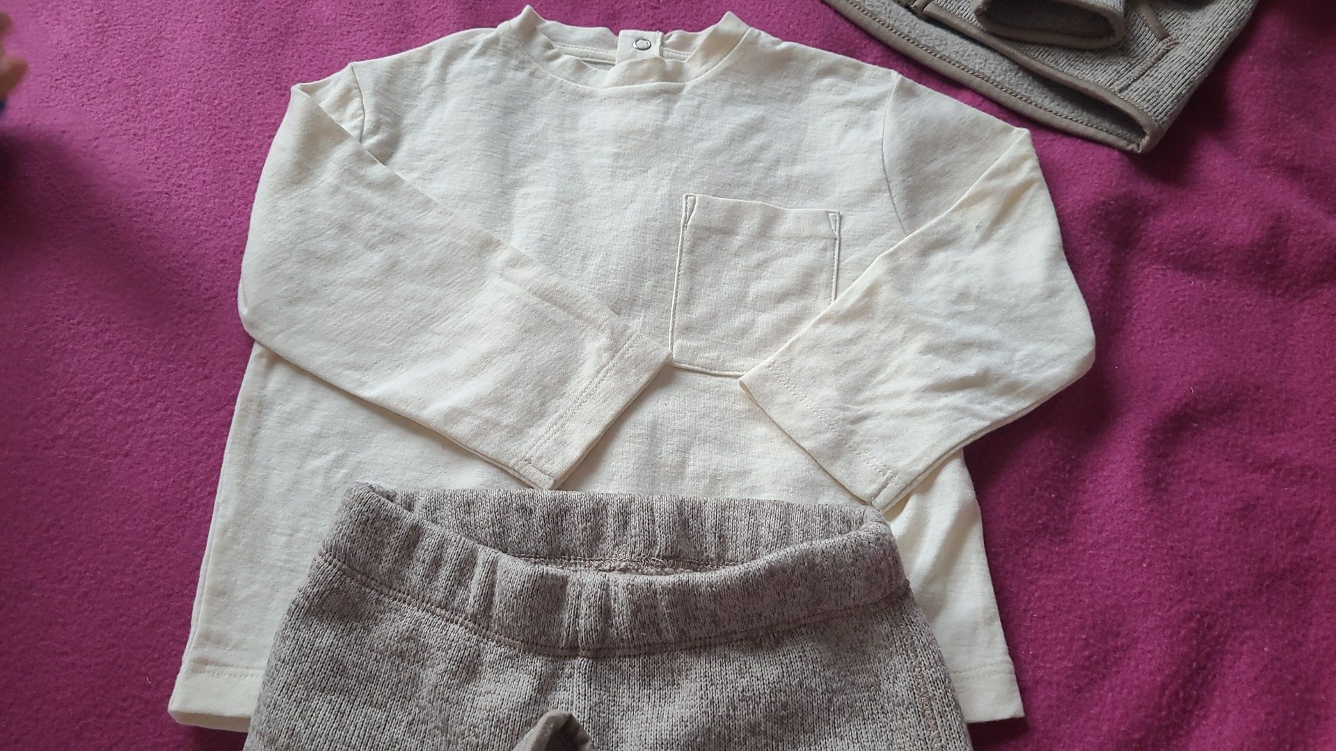 Set polar tricotat H&M 80, crem, impecabil sI Maleta cadou