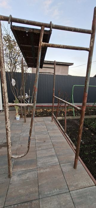 Vând  Schela Metalica