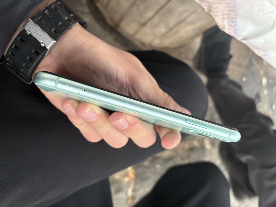 Iphone 11 128GB в отлично състояние