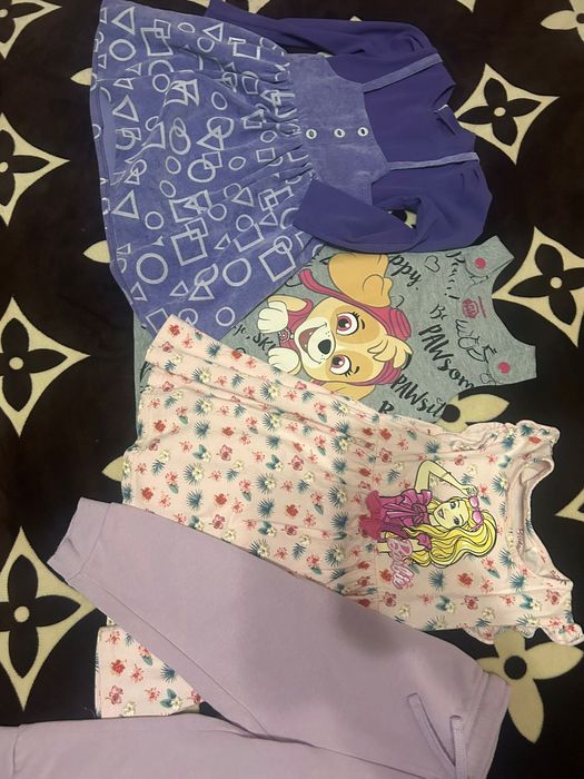 Продам пакет вещей для девочки