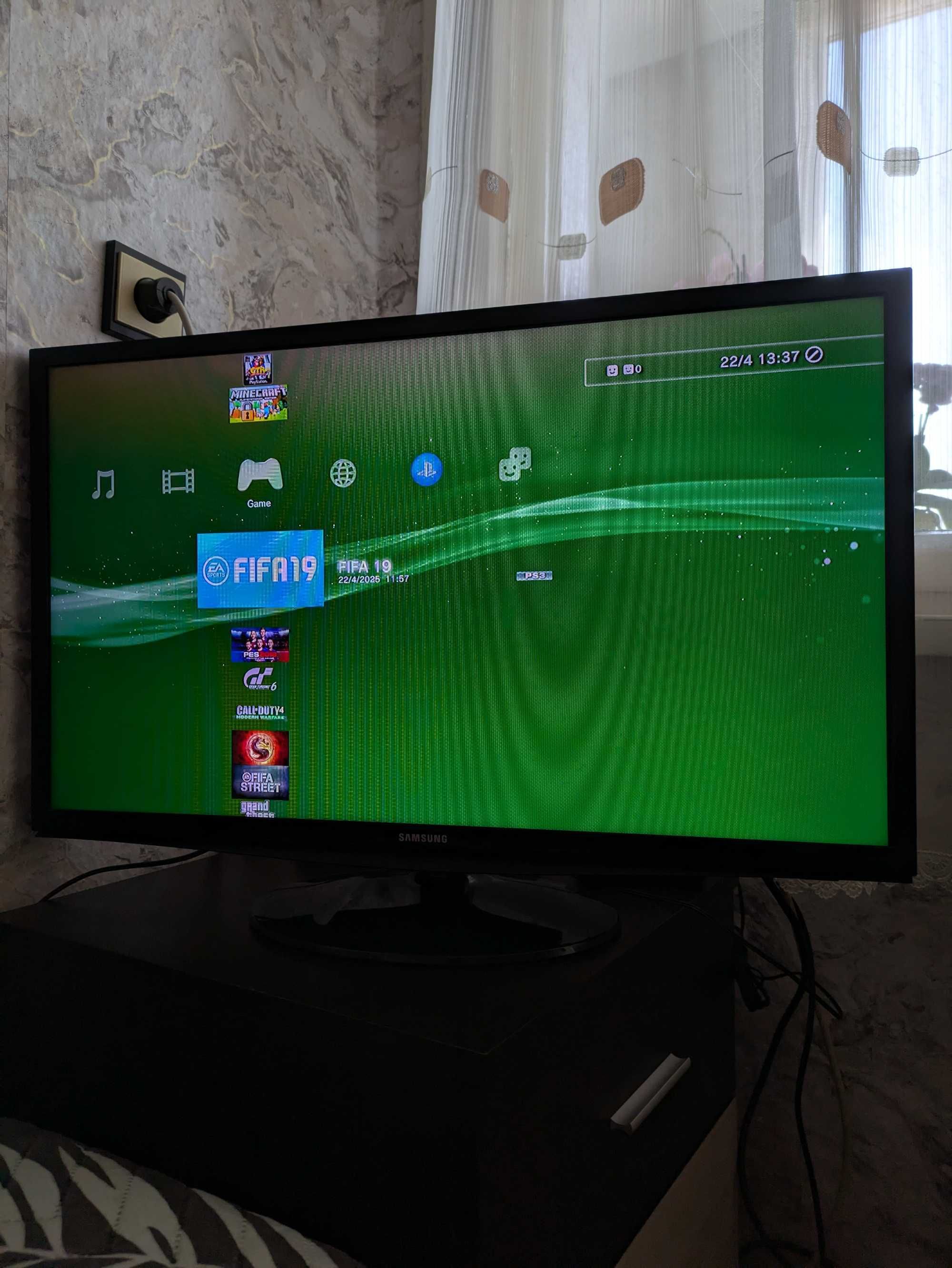 PS3 Super Slim 320GB с много игри