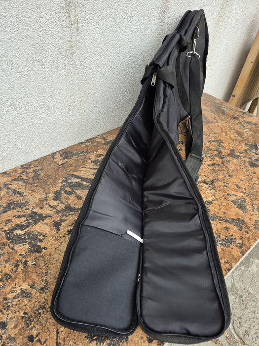 Vând husa textila culoare negra pentru chitara 


Atentie !!!

- livre