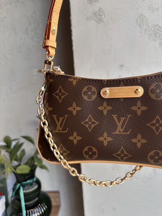 Louis Vuitton кожена чанта