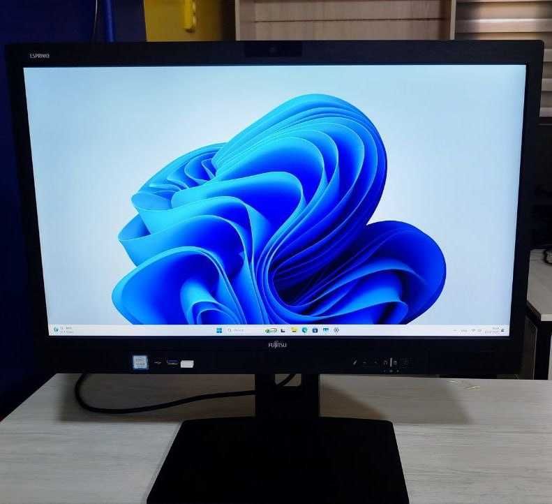Продается Моноблок Fujitsu Esprimo K558/24 AIO17