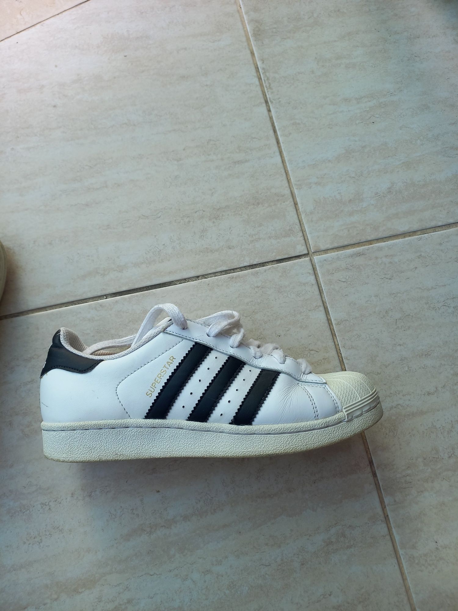 Дамски маратонки adidas superstars