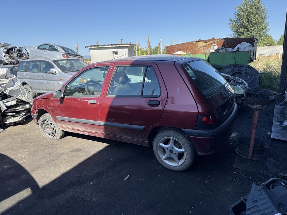 Рено клио1 1997г 1.2 58кс цяла за части Renault clio 1 1.2i 1997