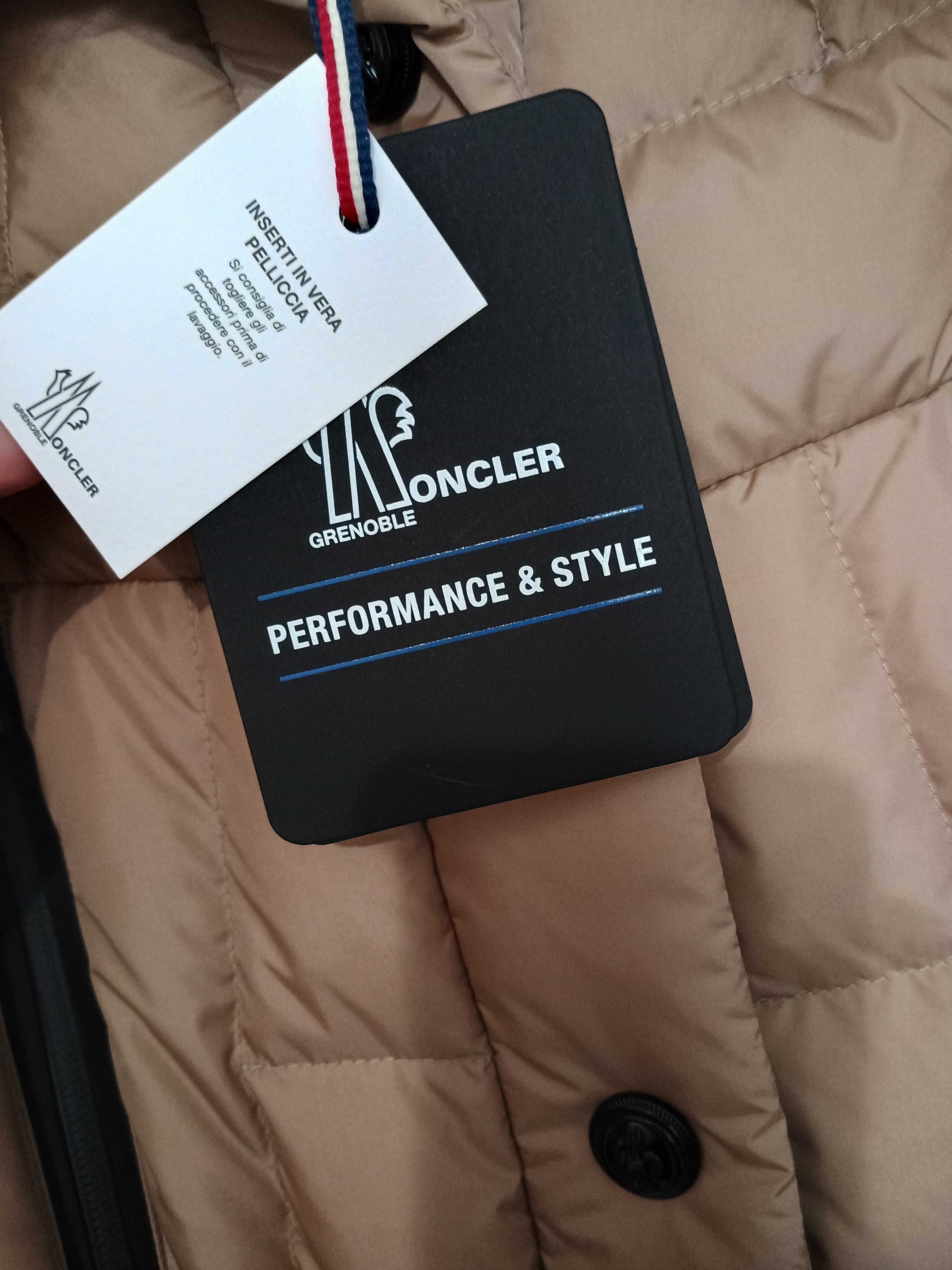 Geacă de iarnă Moncler originală pentru femei