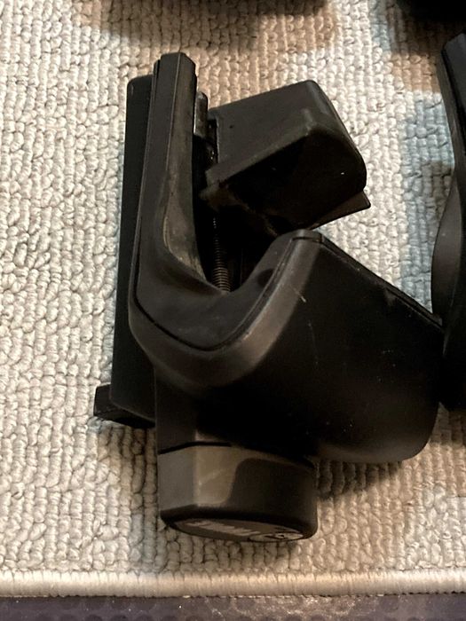 Греди Thule WingbarEvo 122cm и захвати за надлъжни греди