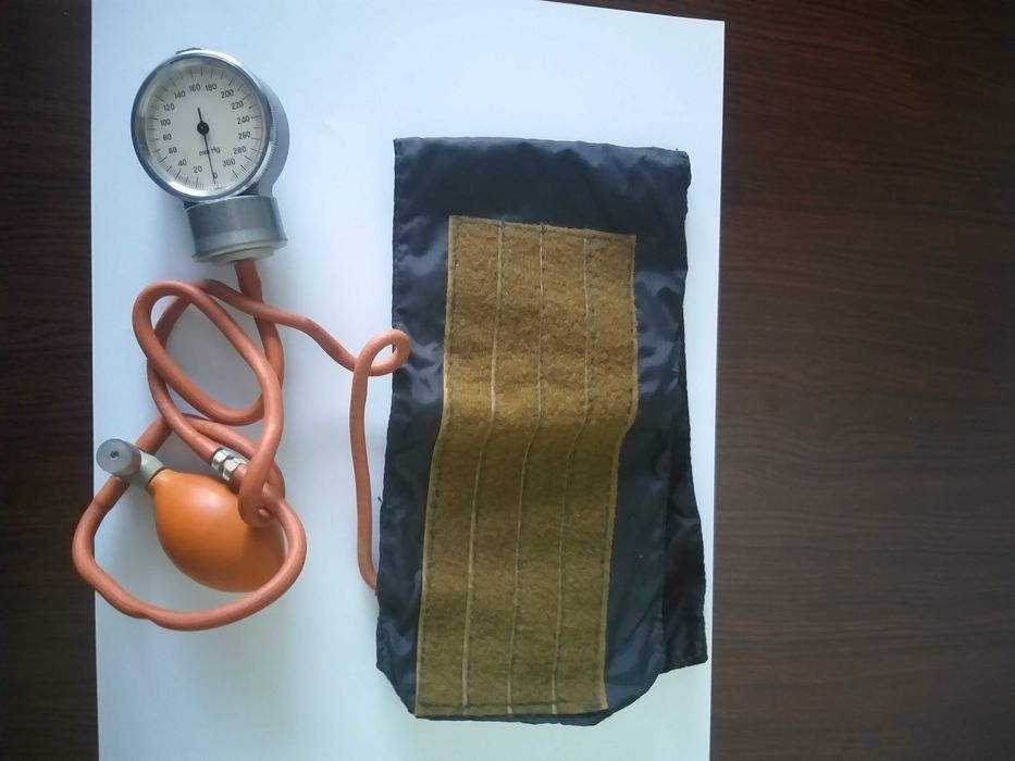 Tensiometru manual cu pompita