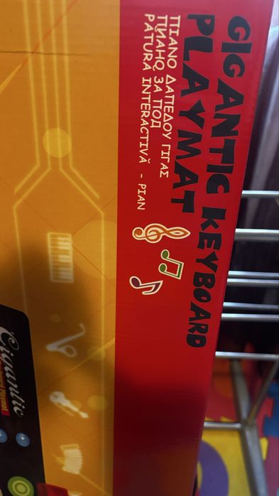 Covor pian gigant "Gigantic Keyboard Playmat"