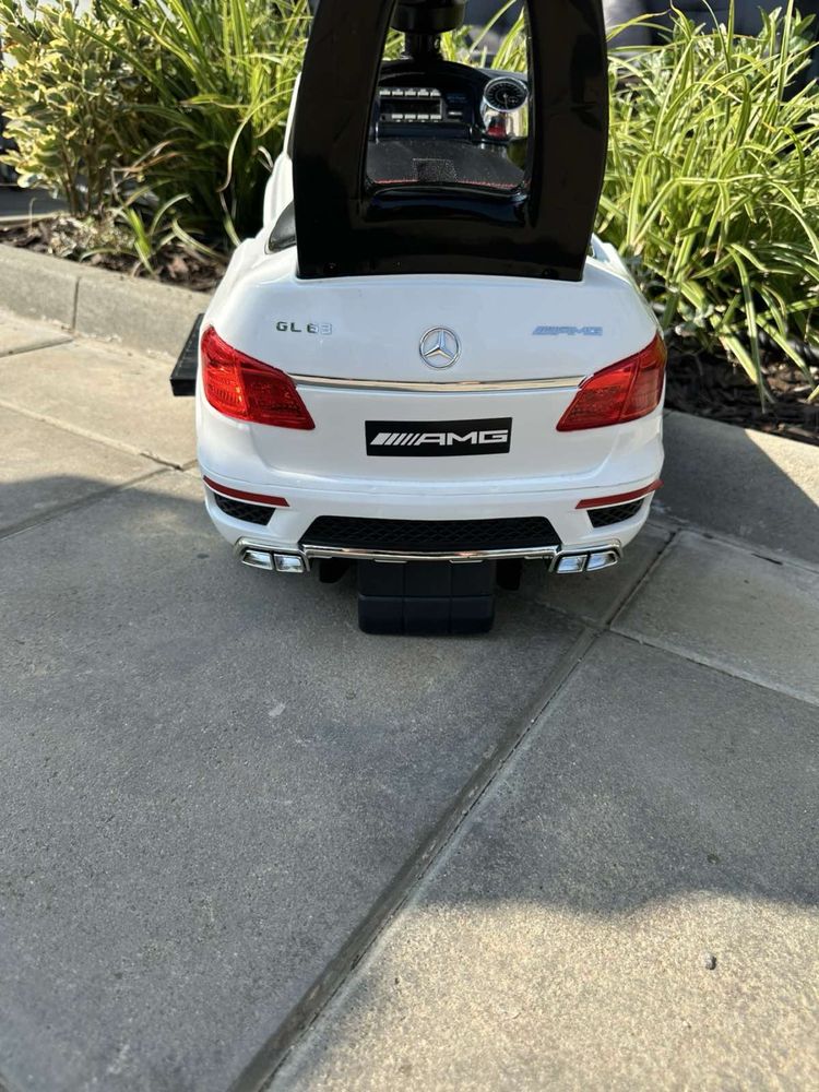 Детско камионче Mercedes-AMG