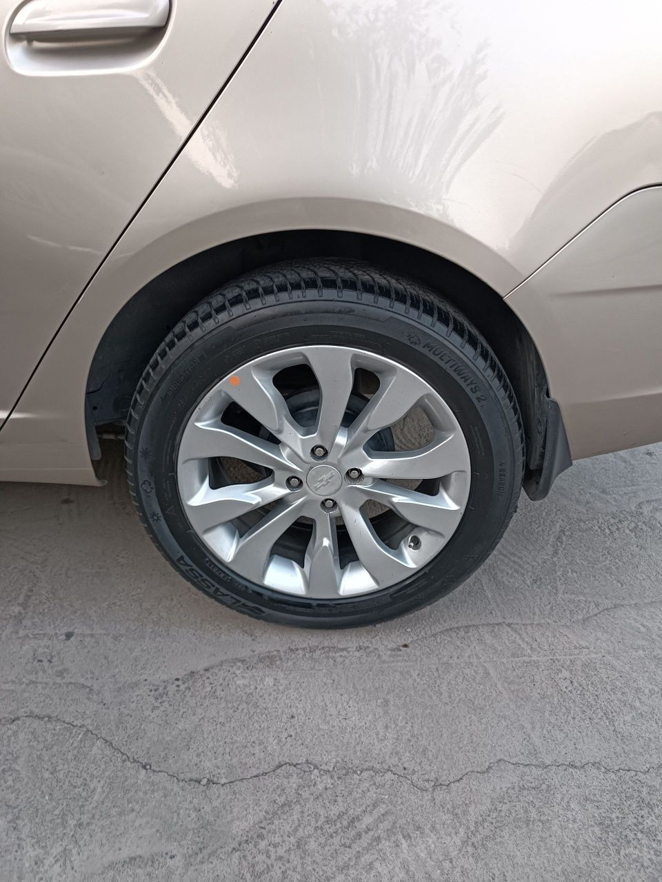 Kobalt Diska Balon 215 55 R17 Holati yaxshi Ayibi Yoq