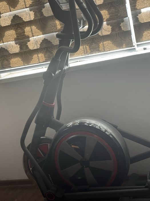 Эллиптический тренажер Life Gym 353