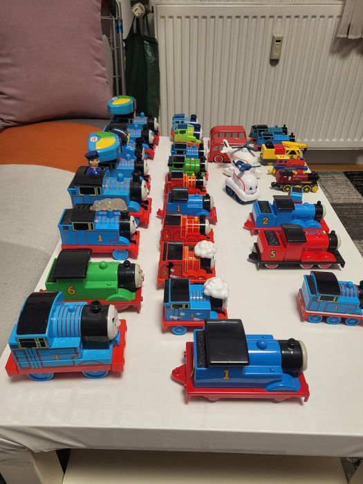 Thomas din plastic cu Baterii si Simple.