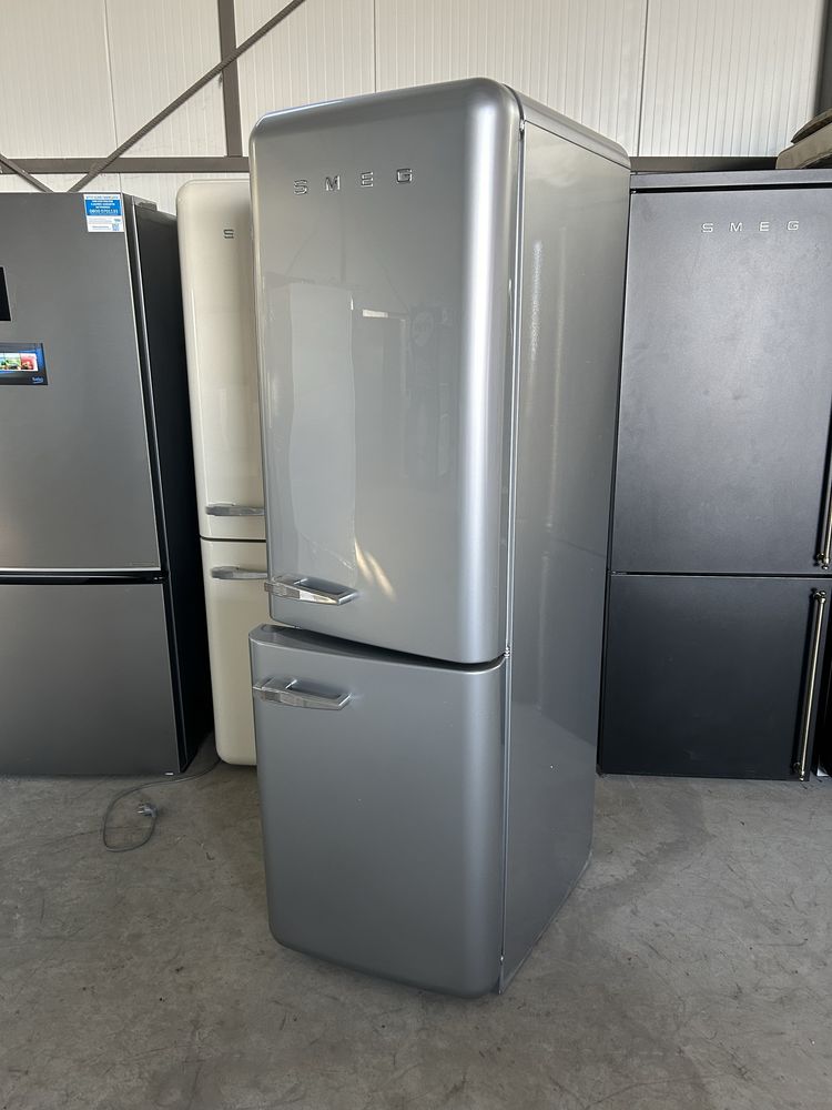 NO Frost Хладилник СМЕГ/SMEG FAB32RSV5  Стил 50-те, 197 См , 331 литра
