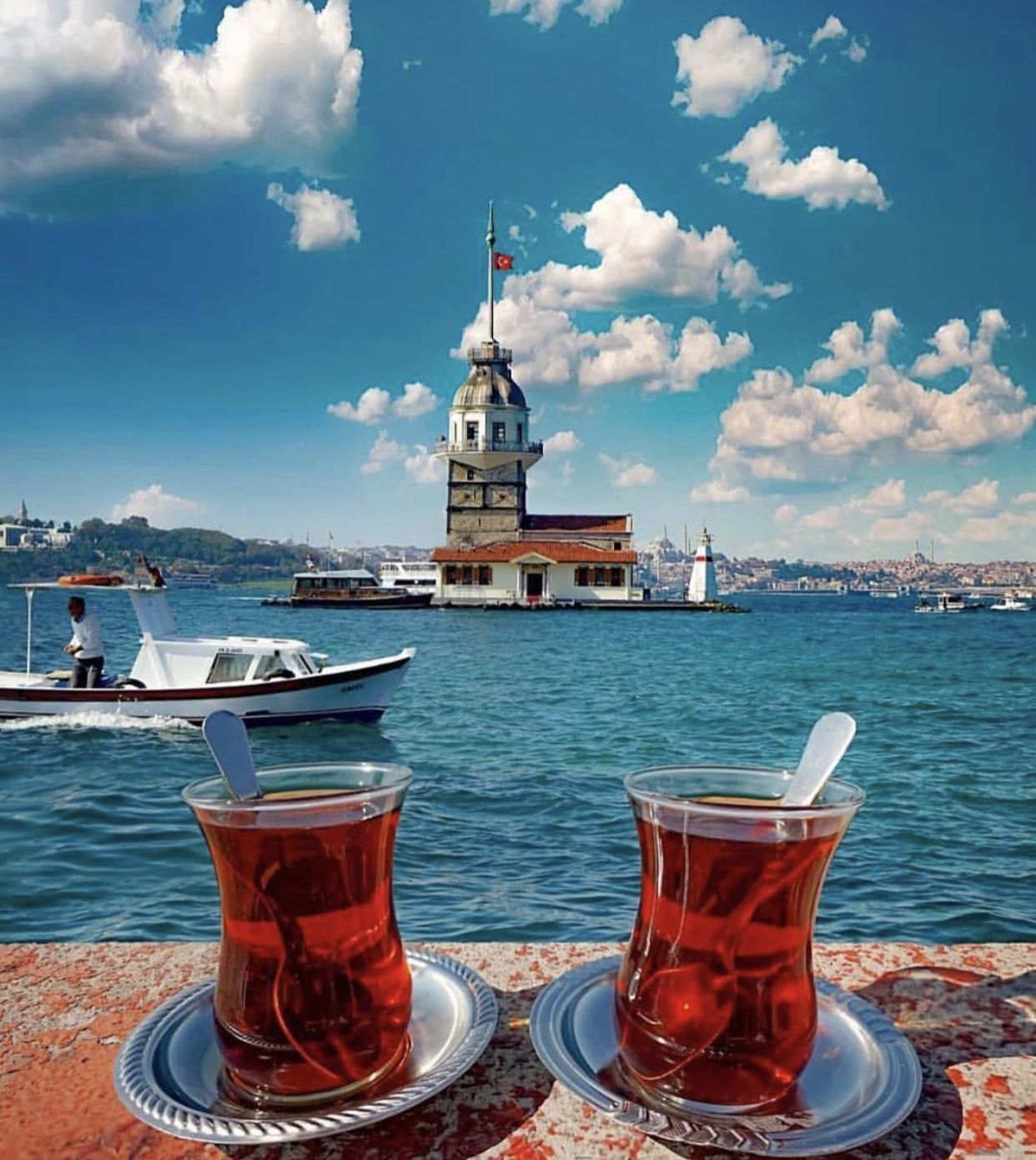 Türkçe öğreneceğiz.  Turkcha o'rganamiz