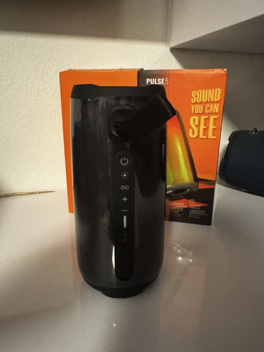Boxă JBL Pulse 5 – sunet puternic & lumini spectaculoase 360°