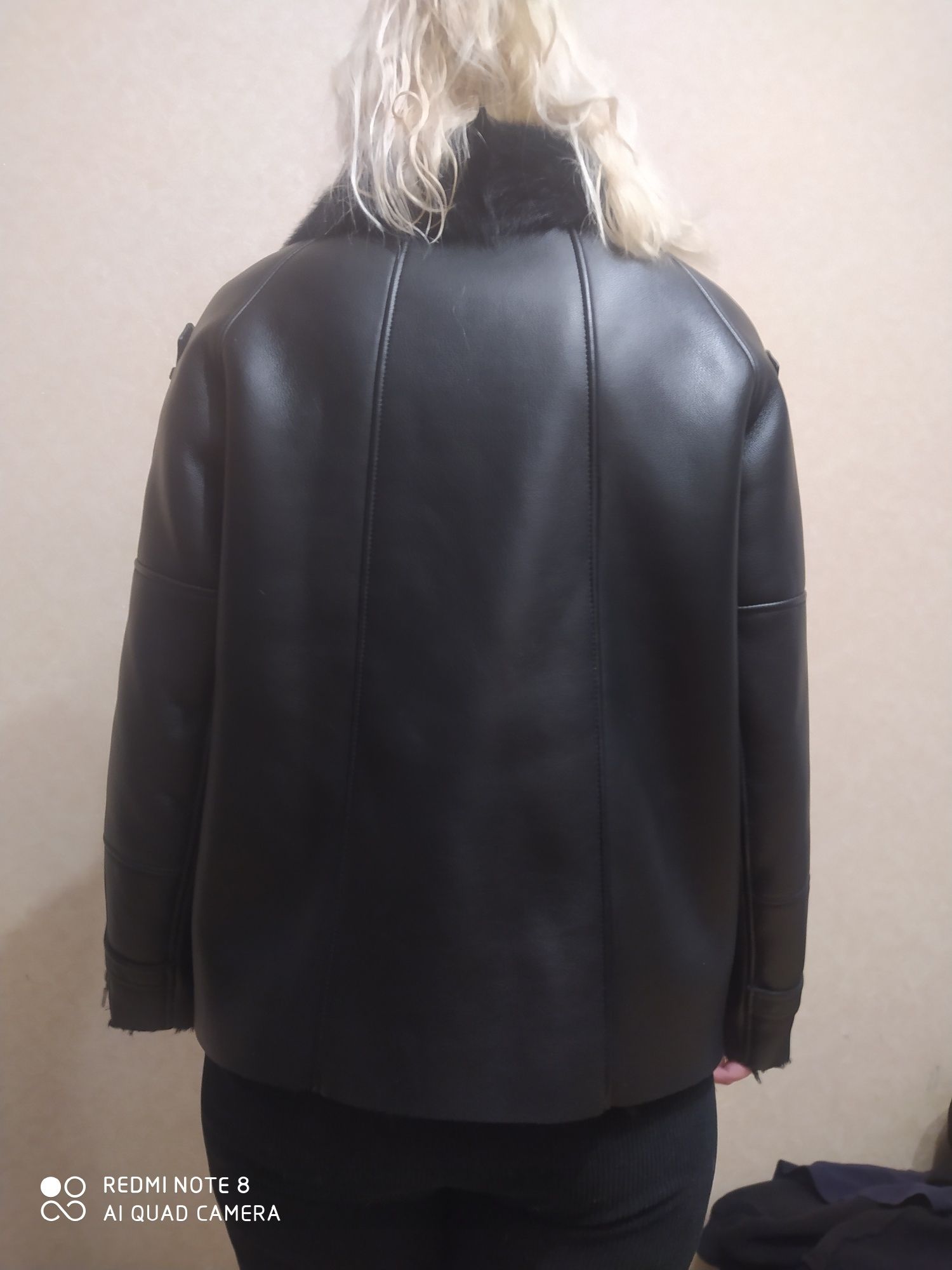 Продам женскую дубленку