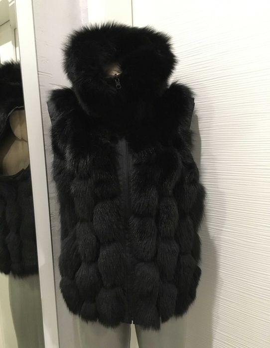 Елек с естествен косъм лисица е черно L