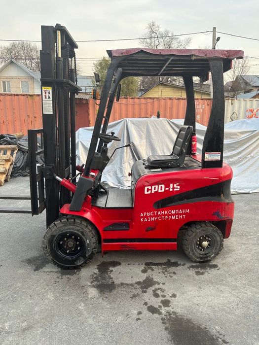 Электрический вилочный погрузчик, кара