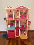 Casuta Barbie Dream House