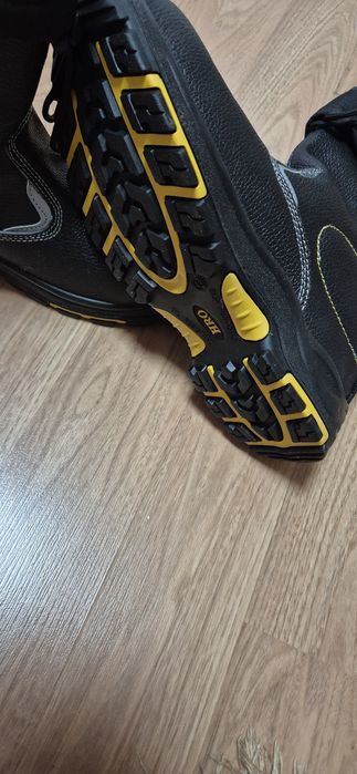 Продам обувь рабочая