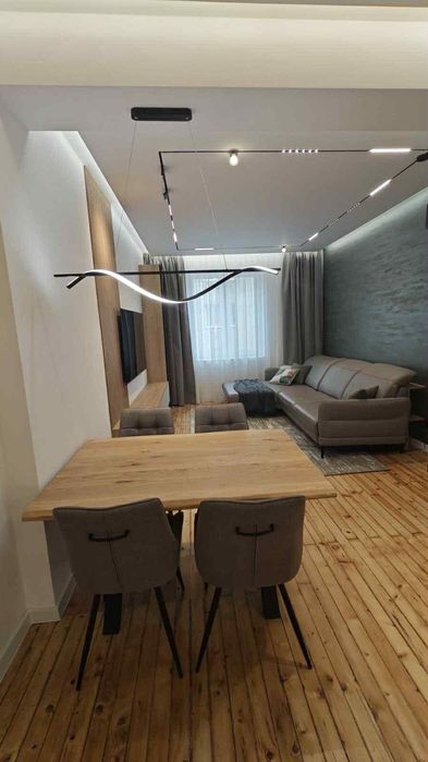 Дава се под наем Четиристаен апартамент в София, Център - 100 кв.м за 1650 € - Снимка #2