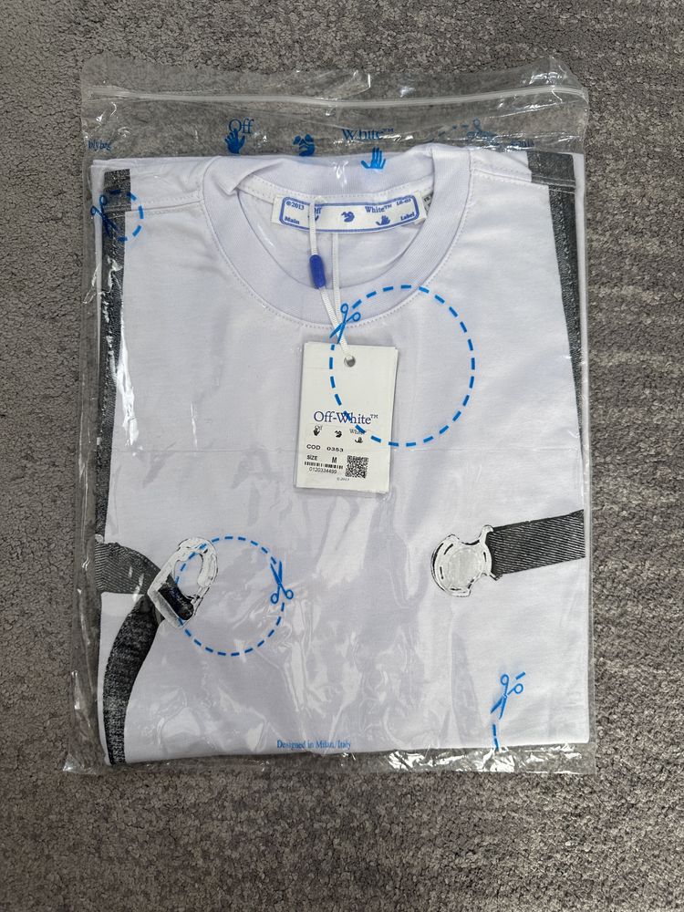 Tricou Off White ,Colecția noua.