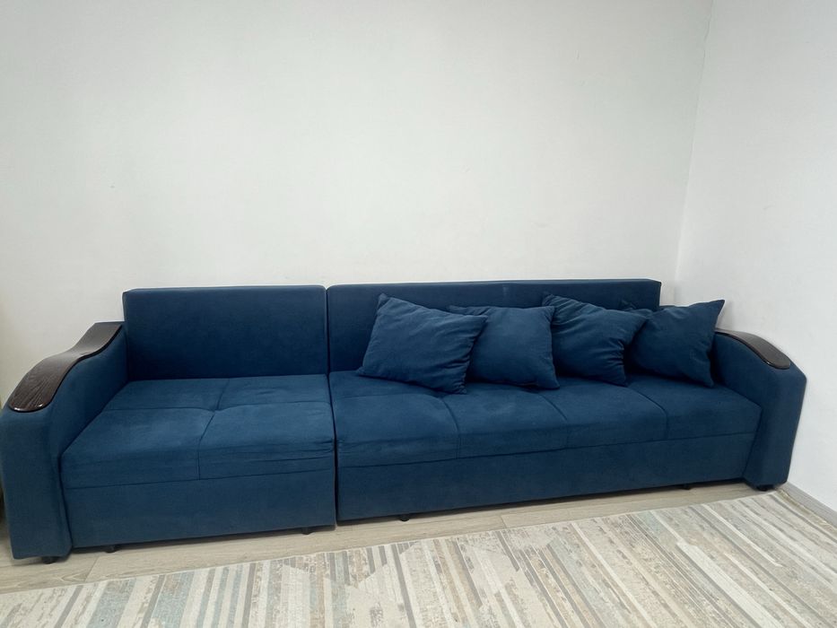 Продам диван бюрозового цаета