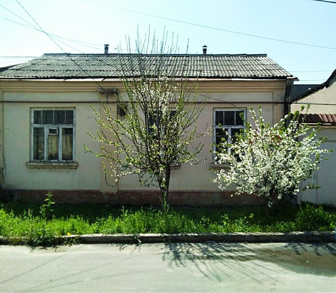 Продаётся дом с земельным участком