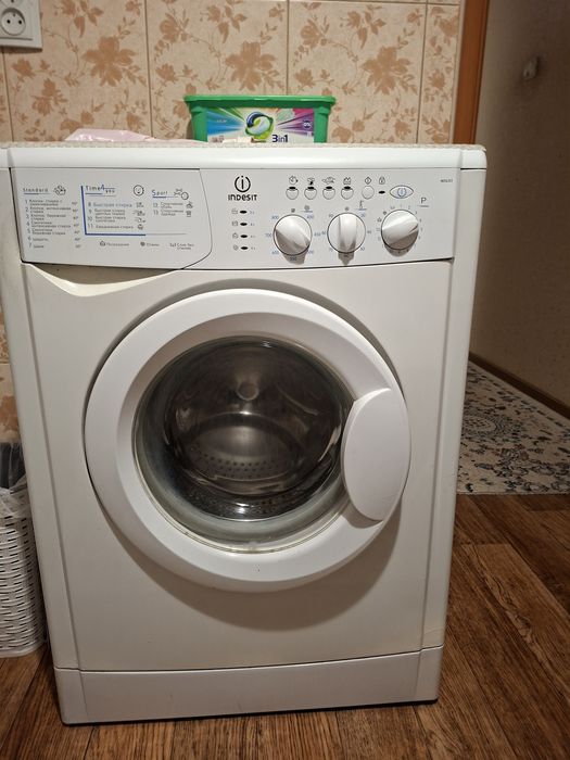 Стиральнвя машинка Индезит 5л