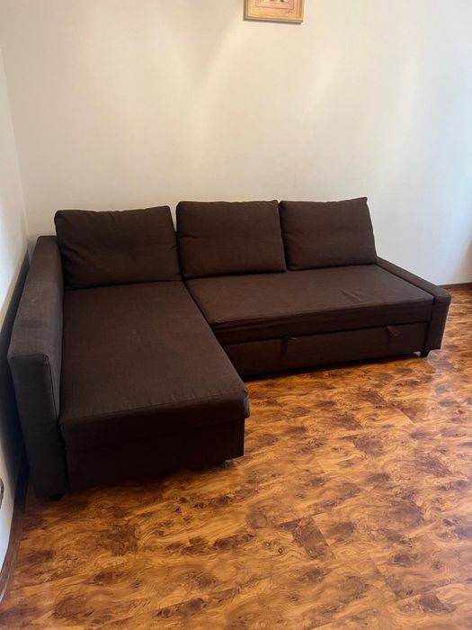 Canapea extensibila cu lada de depozitare