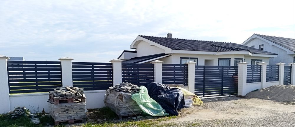 Vând casă nouă la intrare in Sântandrei pe partea stângă