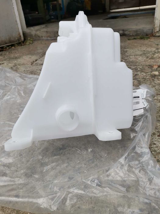 Казанче за течност за чистачки