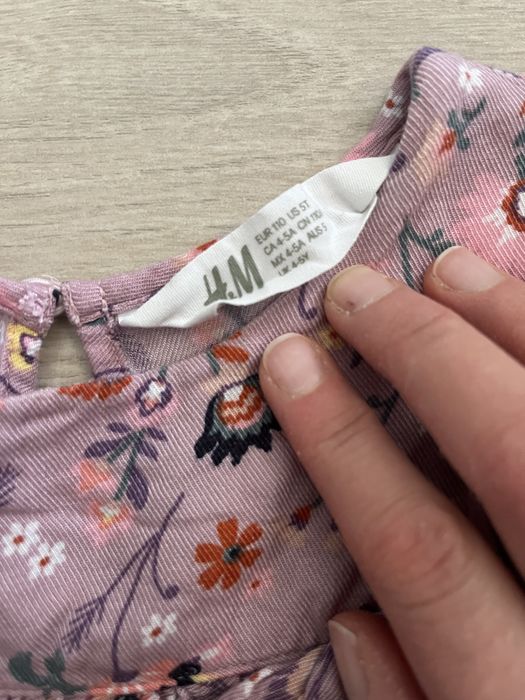 Rochita 4-5 ani H&M