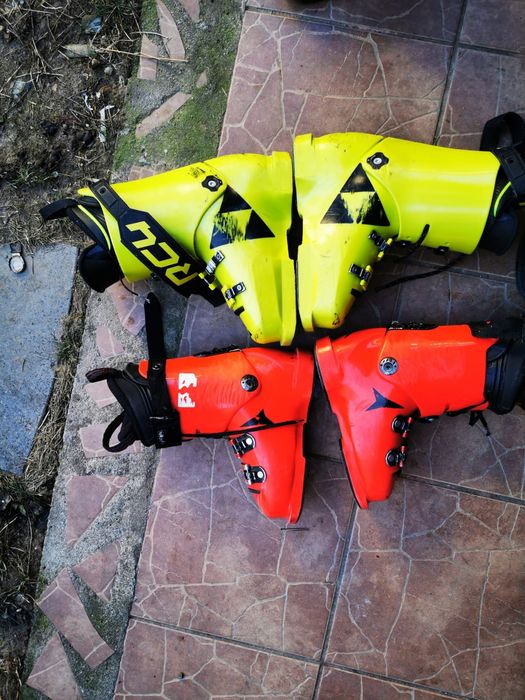 Vând bocanci de competiție Fischer Podium 150 și Atomic Redster