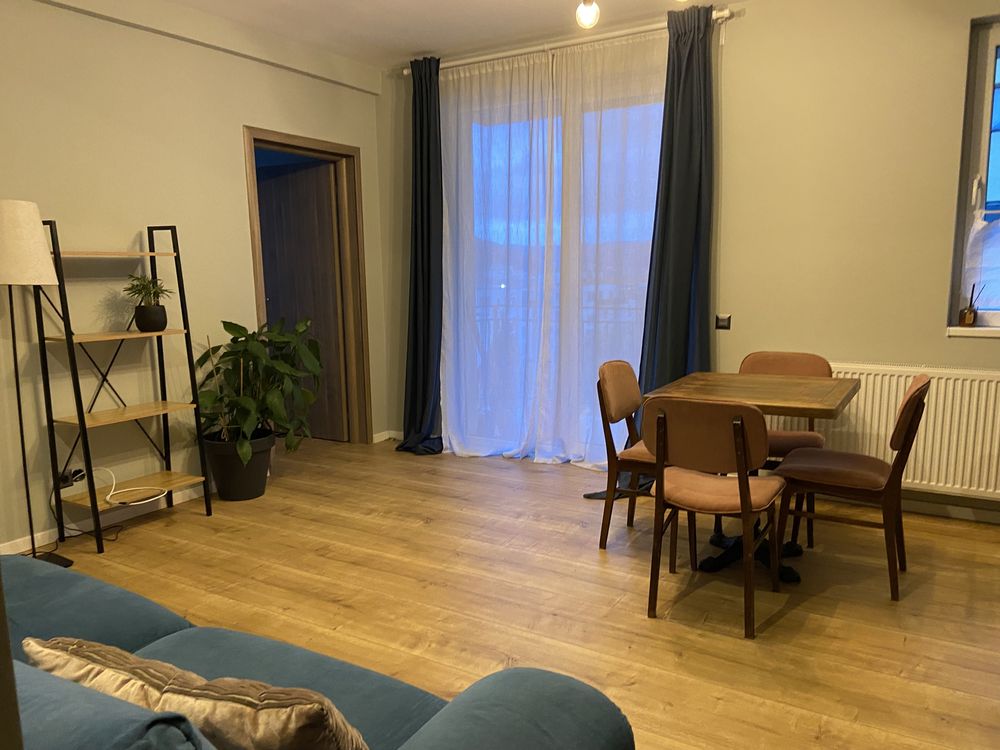 Inchiriez apartament 3 camere