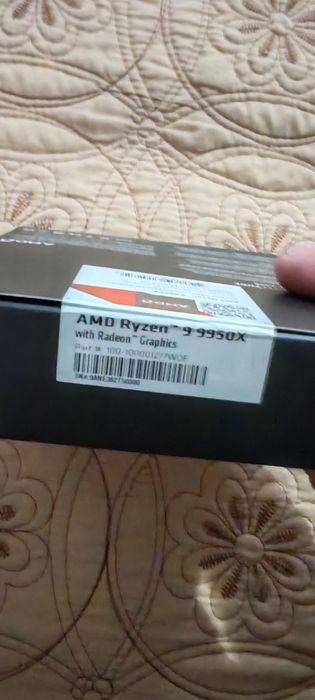 Vând procesor ryzen 9 9950x