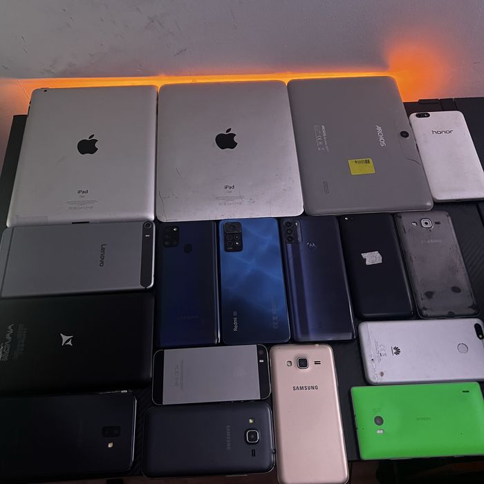 Vand Lot telefoane si tablete pt piese
