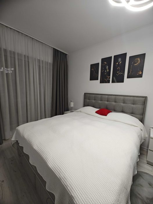 Proprietar, apartament 2.5 camere spațios, prima închiriere,decomandat